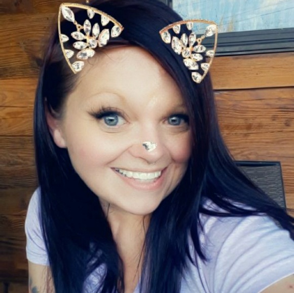 Meet your Posher, Rena - Picture 3 of 8